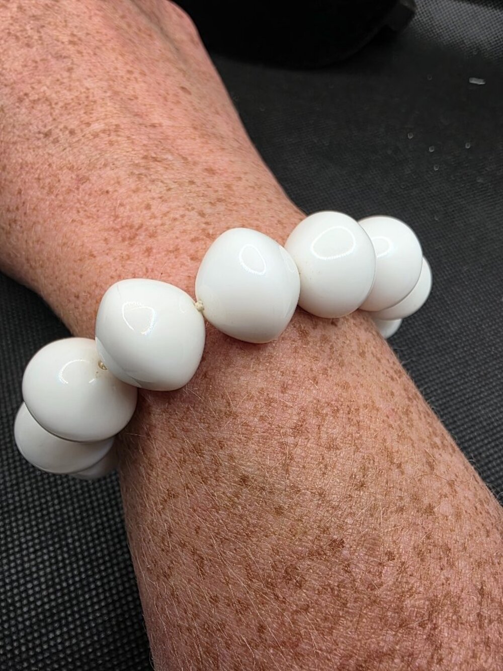 Vintage 1960s Chunky White Plastic Bead Stretch Bracelet Mod Retro Statement